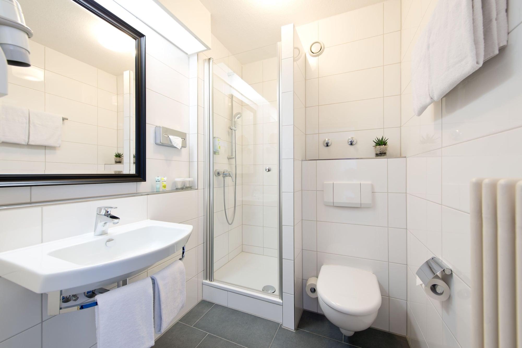 Achat Hotel Neustadt an der Weinstraße Екстериор снимка