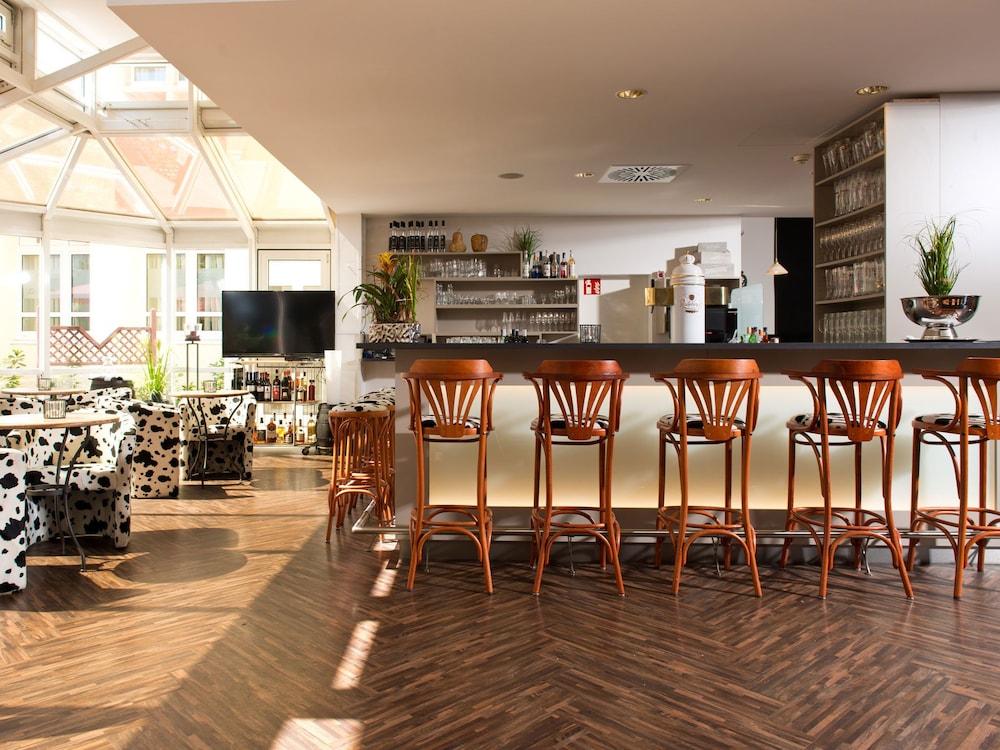 Achat Hotel Neustadt an der Weinstraße Екстериор снимка