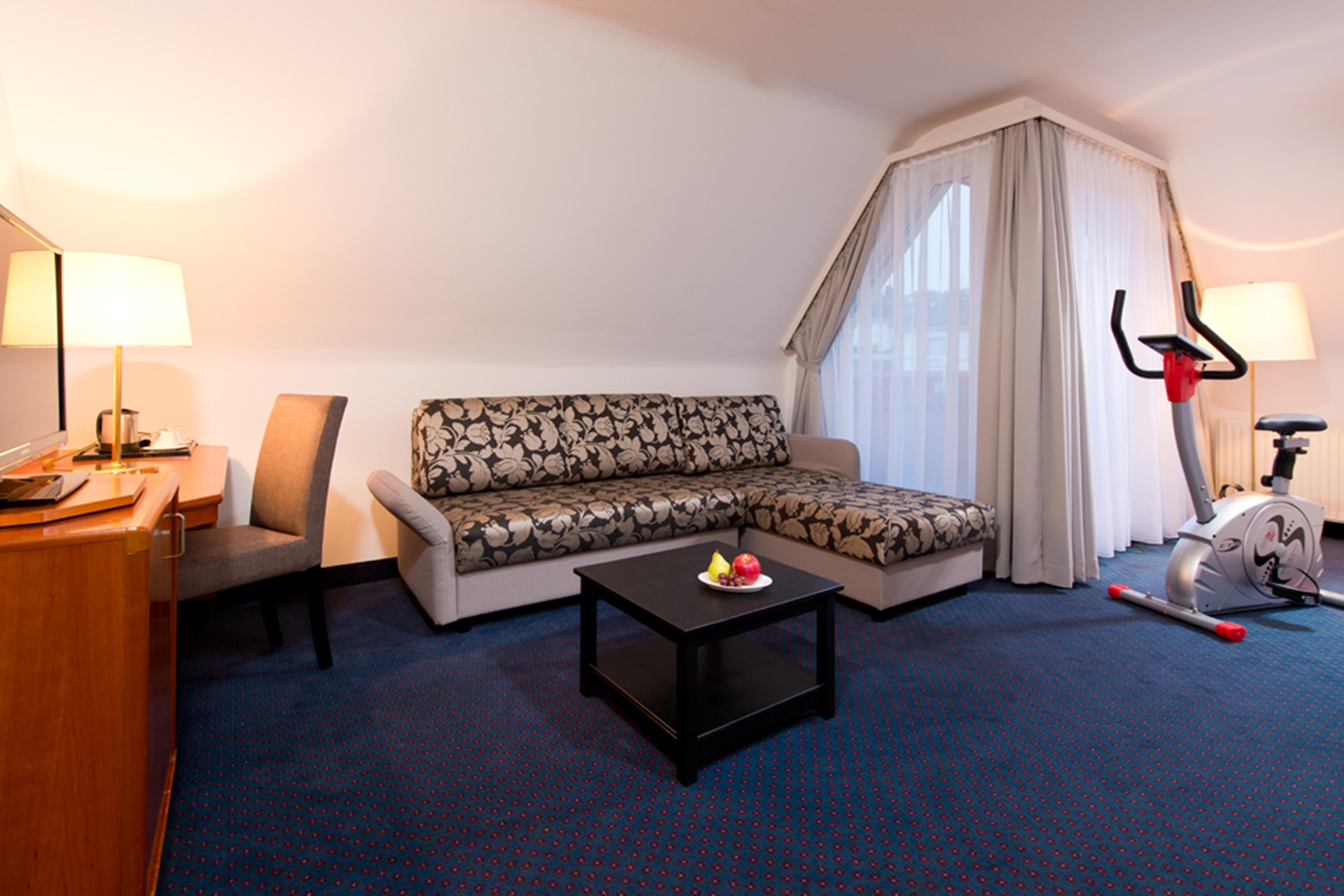 Achat Hotel Neustadt an der Weinstraße Екстериор снимка