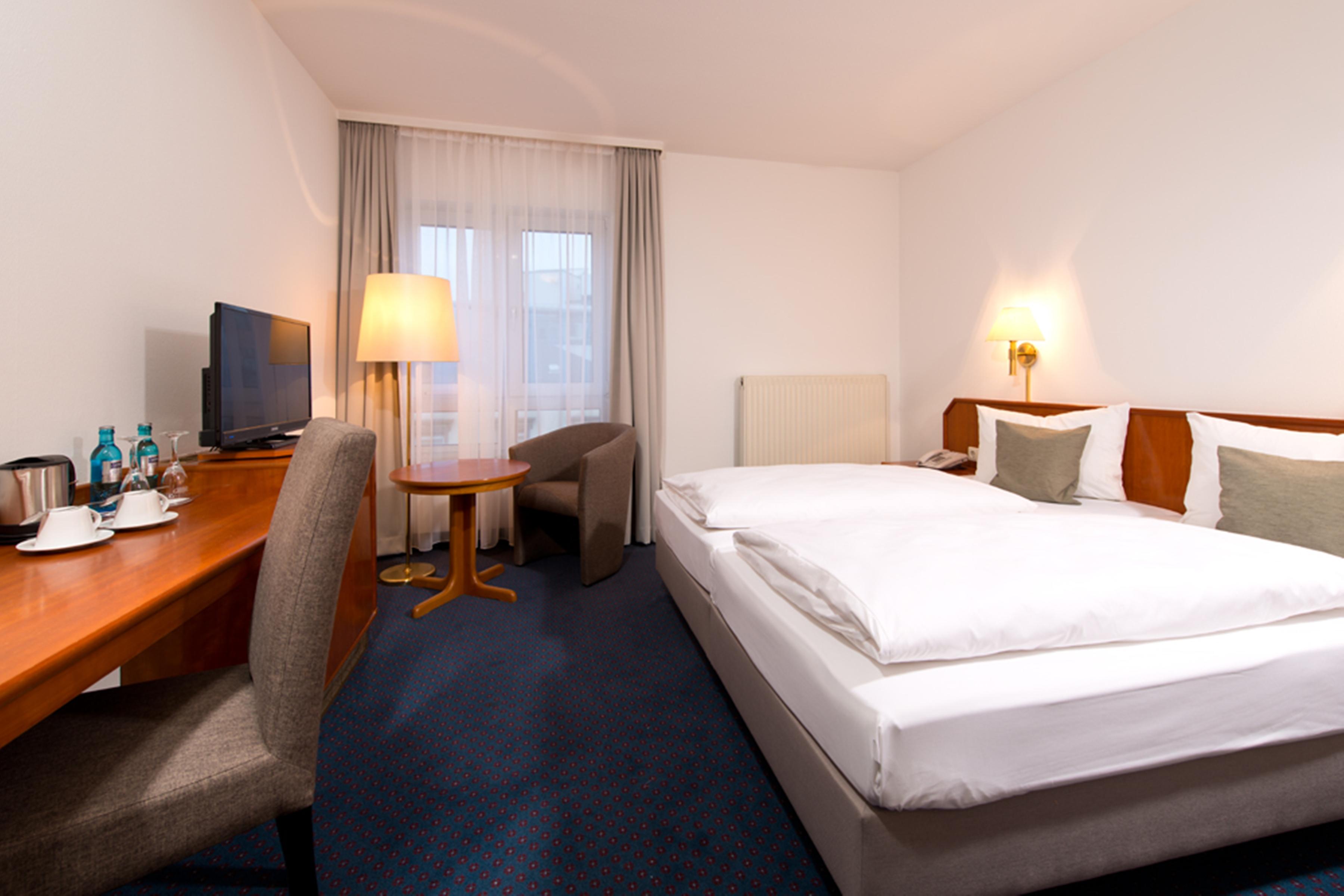 Achat Hotel Neustadt an der Weinstraße Екстериор снимка