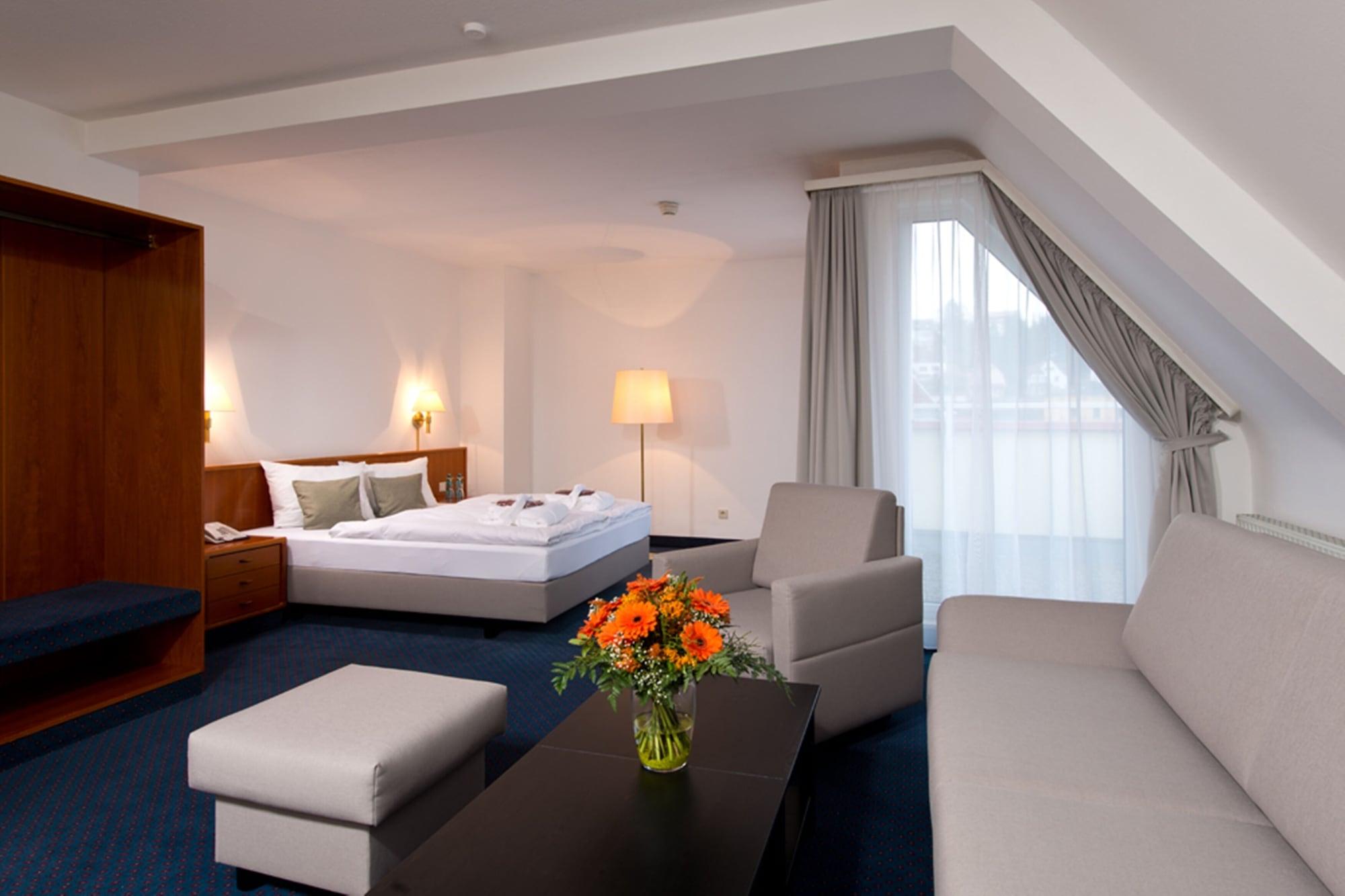 Achat Hotel Neustadt an der Weinstraße Екстериор снимка