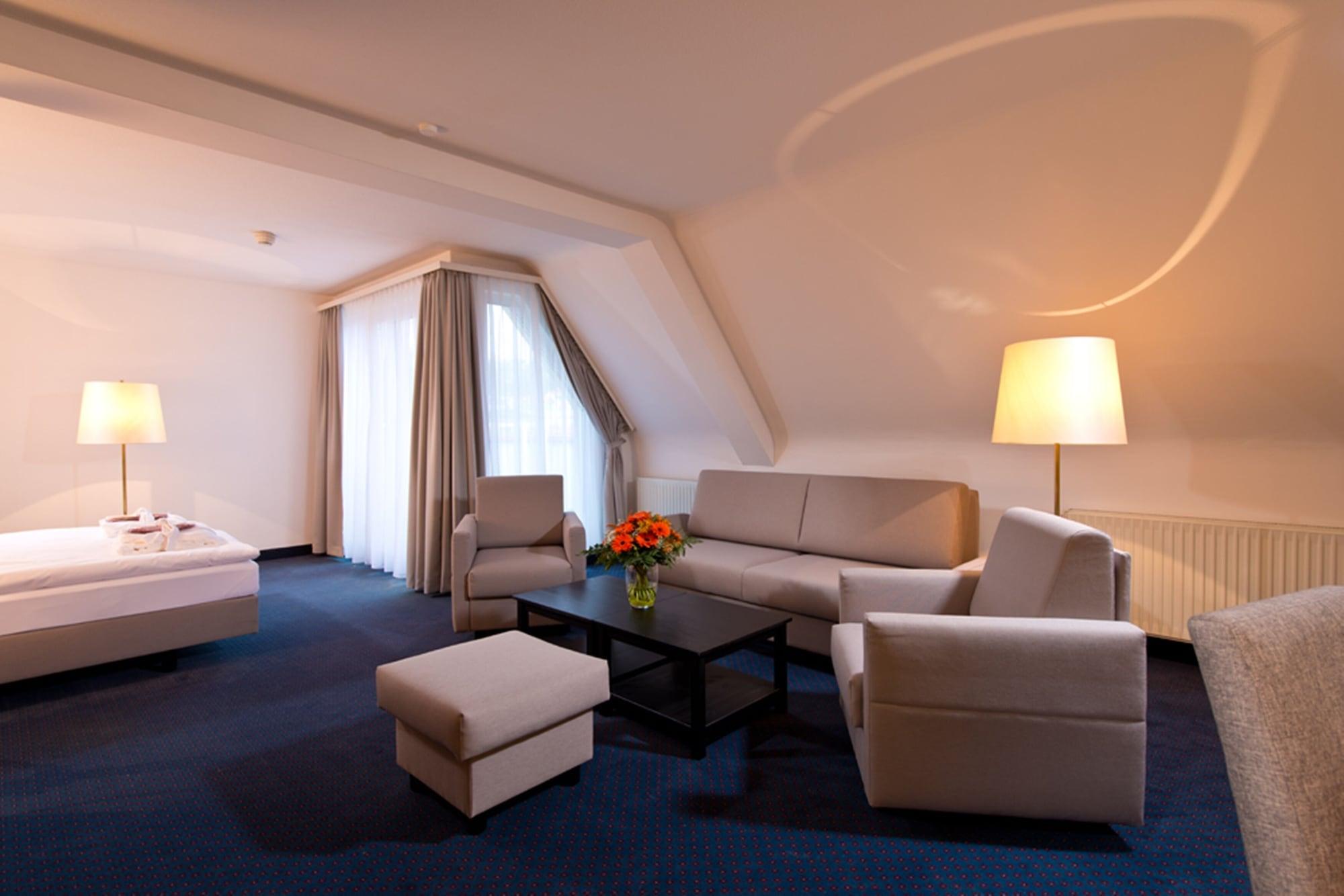Achat Hotel Neustadt an der Weinstraße Екстериор снимка