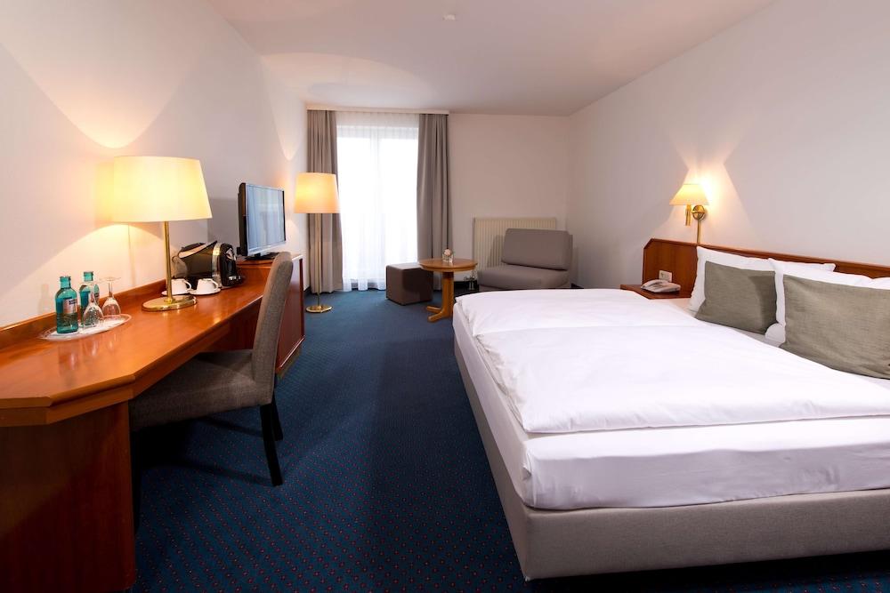 Achat Hotel Neustadt an der Weinstraße Екстериор снимка