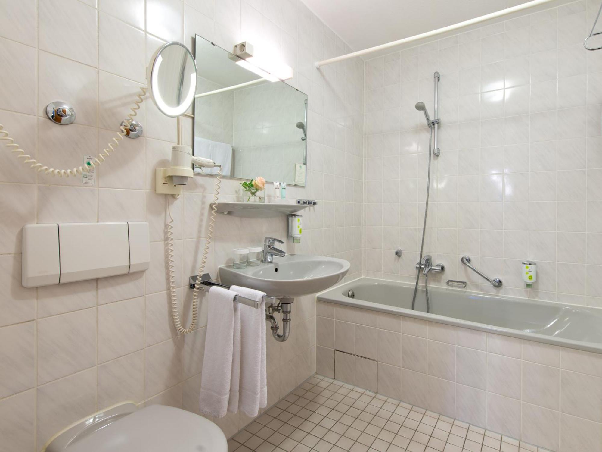 Achat Hotel Neustadt an der Weinstraße Екстериор снимка