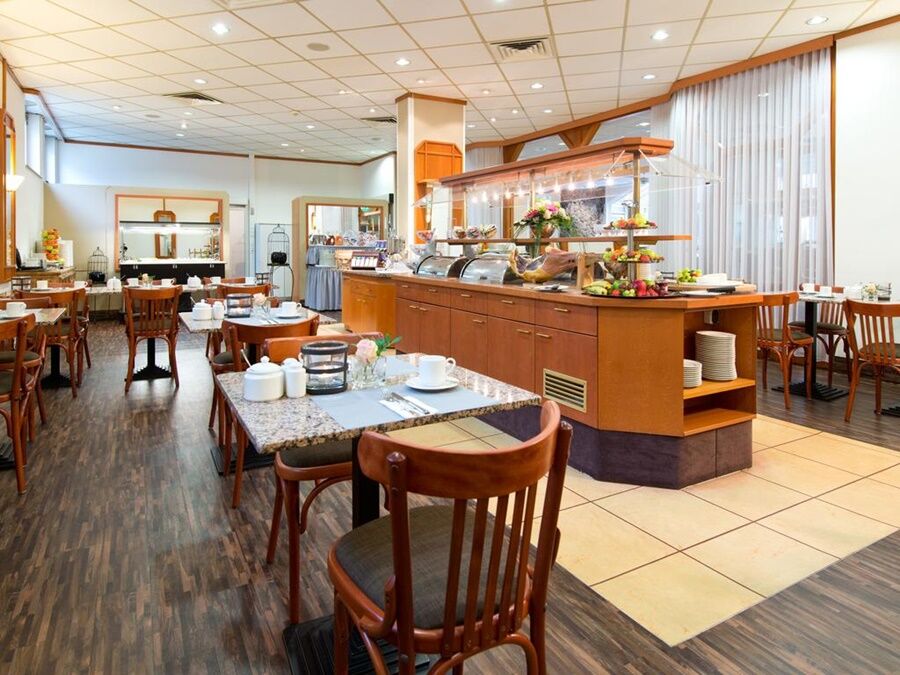 Achat Hotel Neustadt an der Weinstraße Екстериор снимка